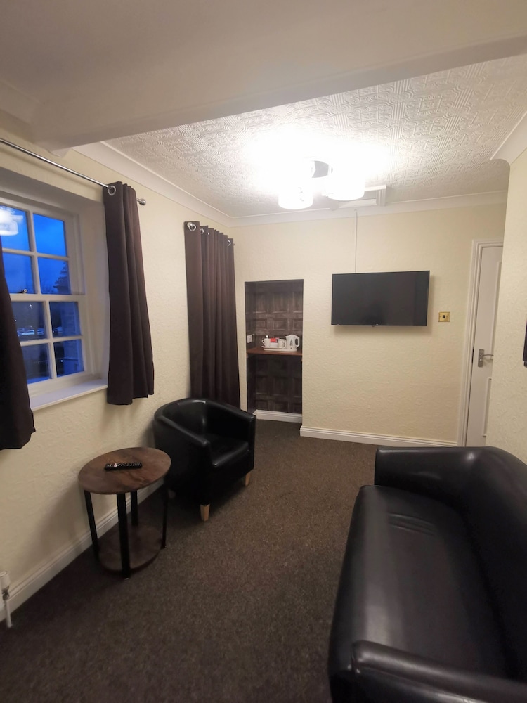 Superior Double Room, Ensuite, Garden View (Deluxe King with Lounge) - Photo 2
