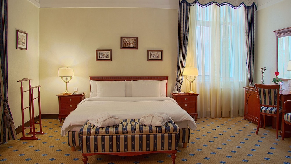 Luxury Suite photo 2