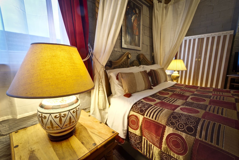 The Castle Room photo 2