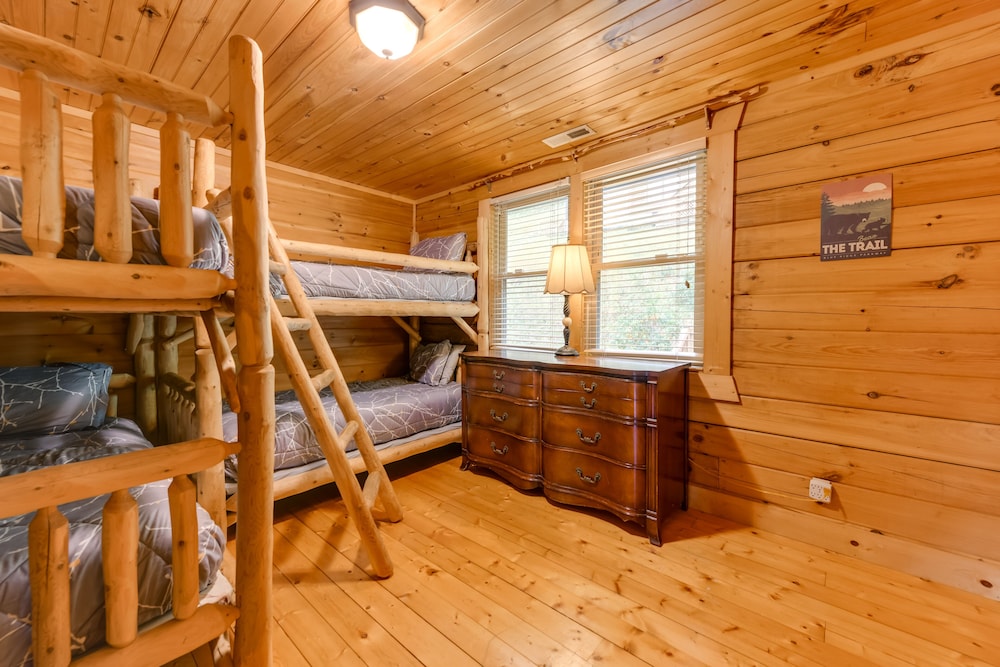 House (4 Bedrooms) photo 2