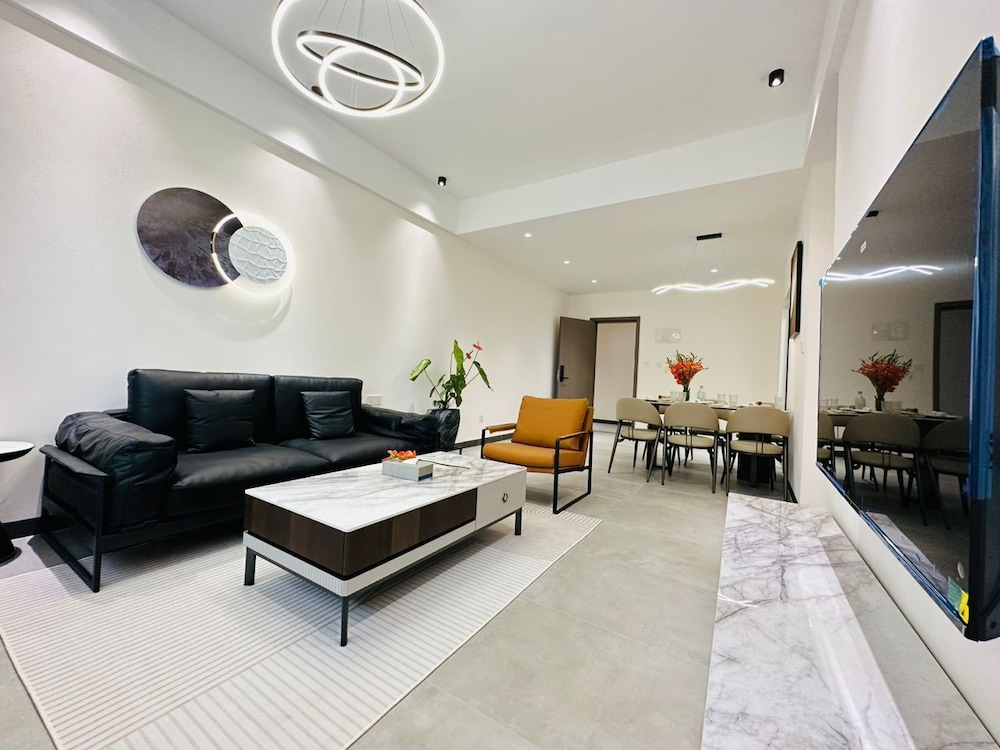 Deluxe Apartment, 2 Bedrooms, Balcony, City View photo 3