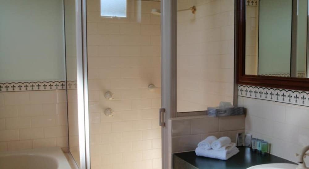 King Spa Suite photo 3