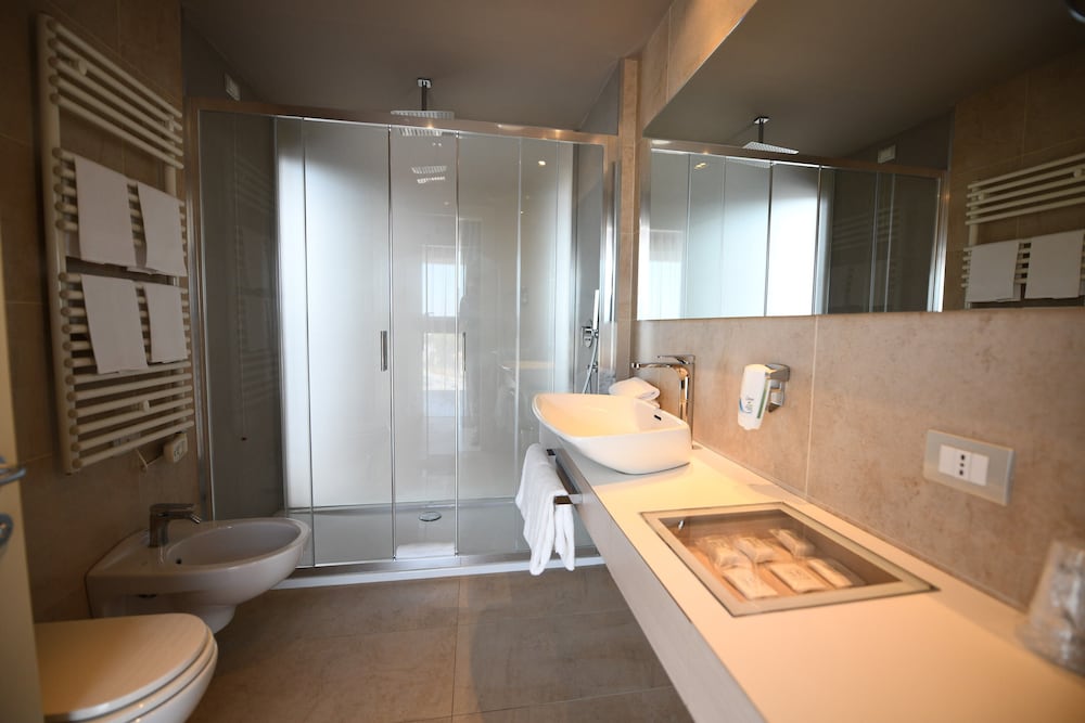 Family Suite, Multiple Beds, Non Smoking - Photo 17