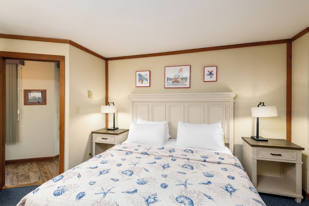 Condo, 2 Bedrooms, Non Smoking (Pet Friendly) photo 2