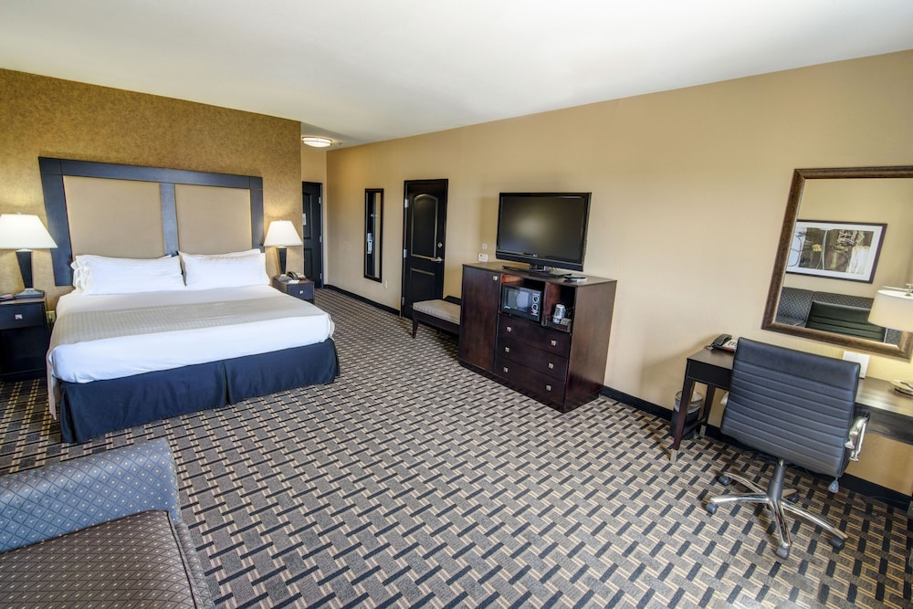 Standard Room, 1 King Bed (Minifridge) - Photo 2