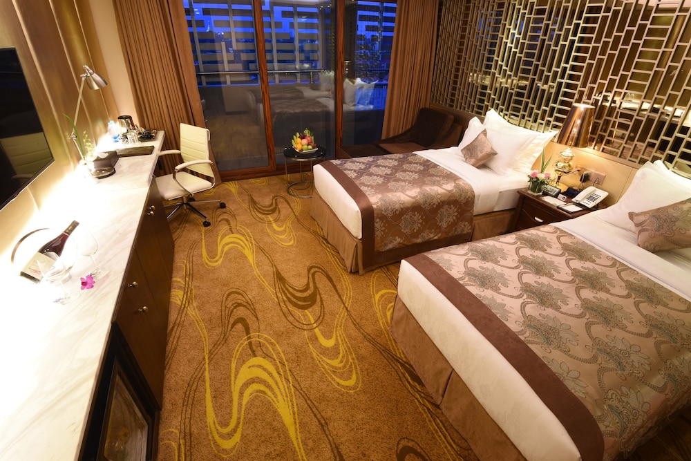 Premier Room, 2 Twin Beds, Balcony, City View photo 1