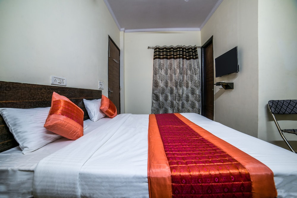 Double Room, 1 Queen Bed