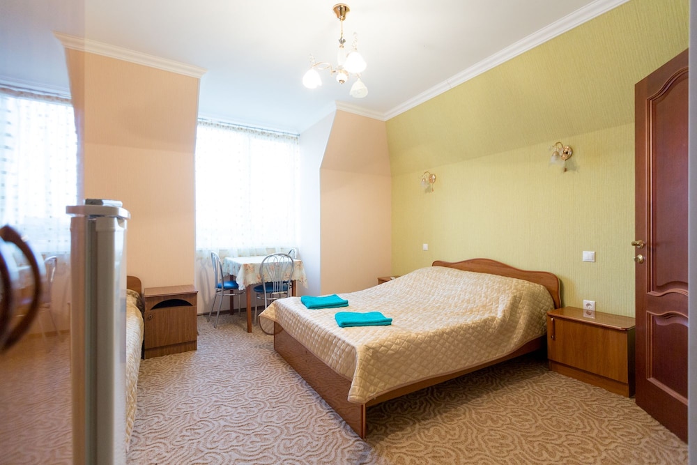 Basic Triple Room photo 1