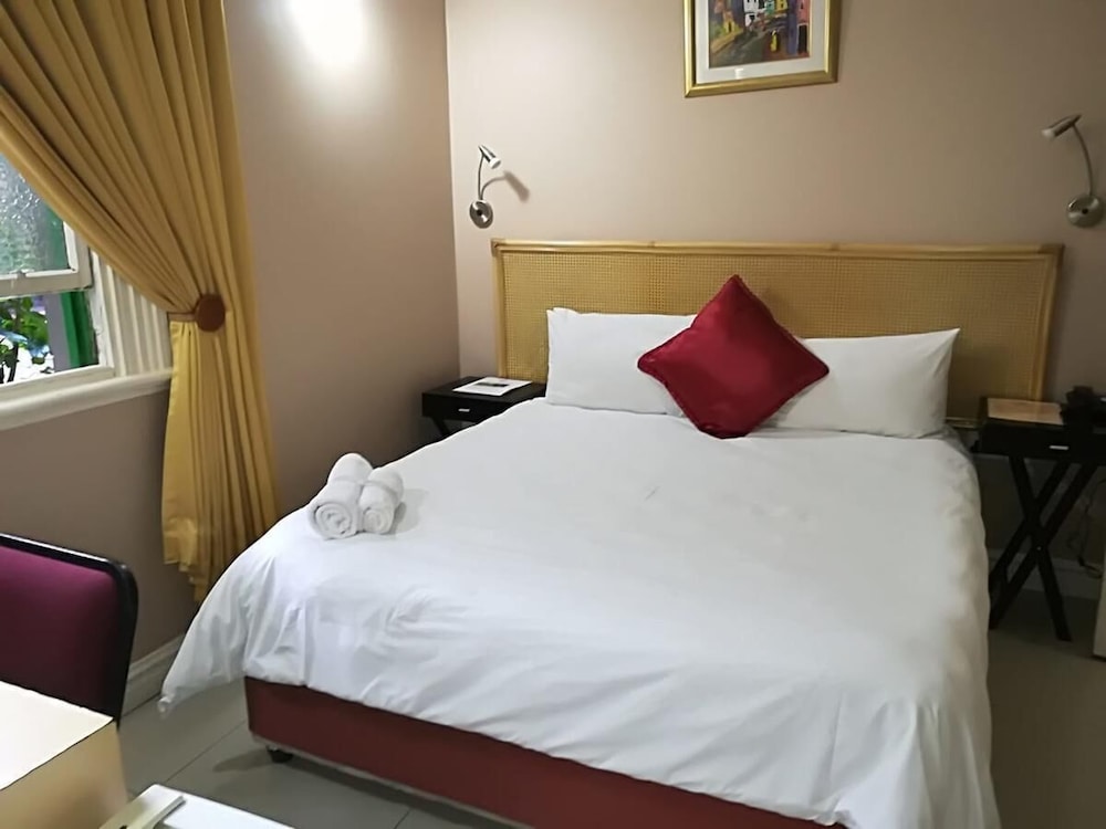 Standard Double Room, Courtyard View - Photo 4