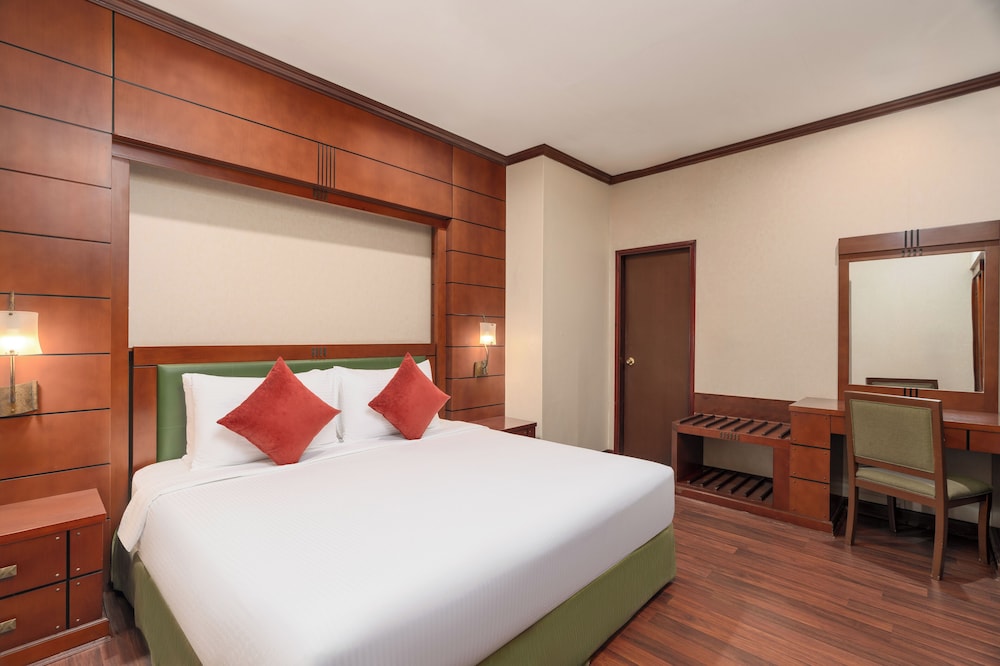 Executive Studio Suite