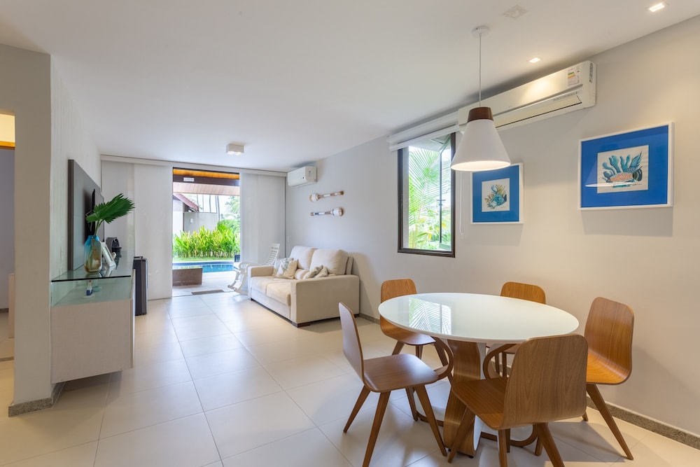 Premier Bungalow, 4 Bedrooms, Garden View, Garden Area photo 3