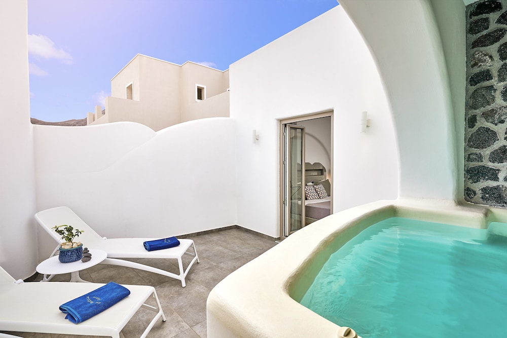 Alloggio familiare su due livelli, 2 camere da letto, idromassaggio, vista piscina (Kamari)