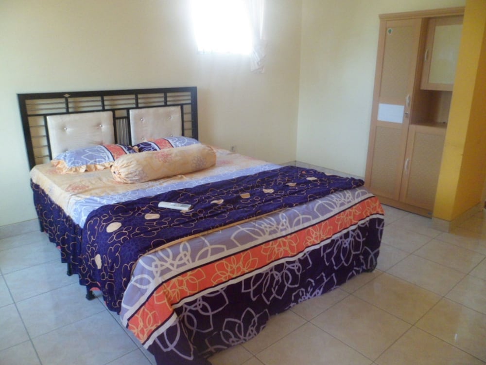 House, 3 Bedrooms photo 1