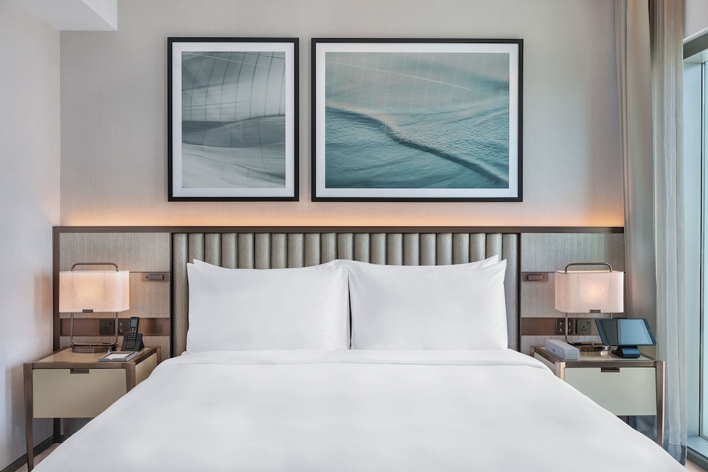 Luxurious Family Stay - Deluxe Interconnecting Rooms