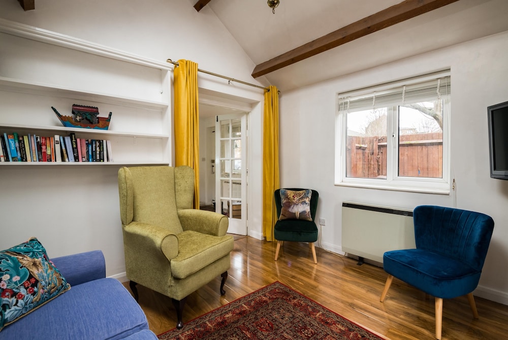 House (1 Bedroom)