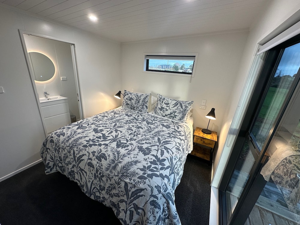 Deluxe Cottage, 1 Bedroom, Garden View photo 2