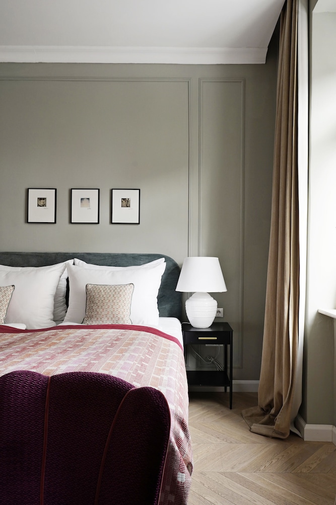 Large Room - Photo 4