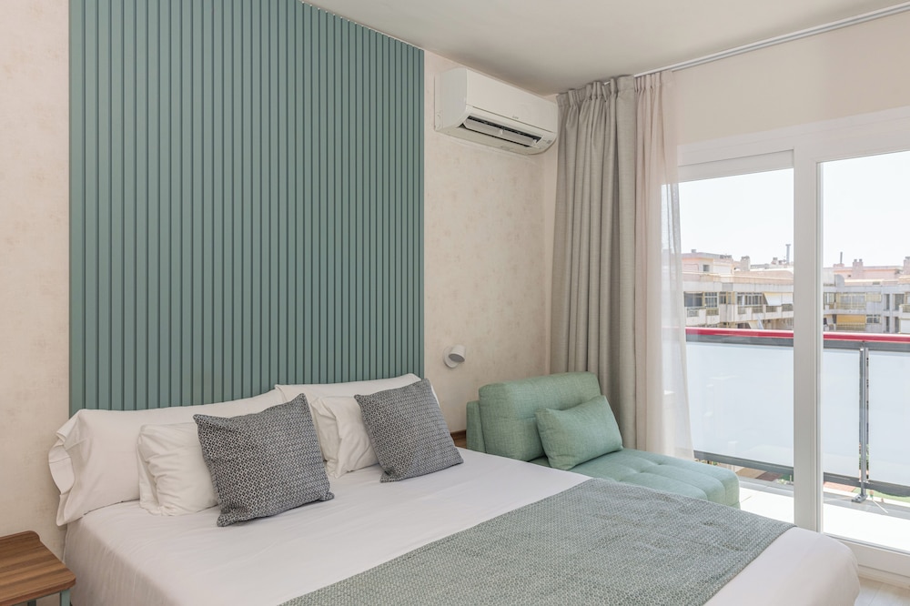 Standard Room, Balcony - Photo 4