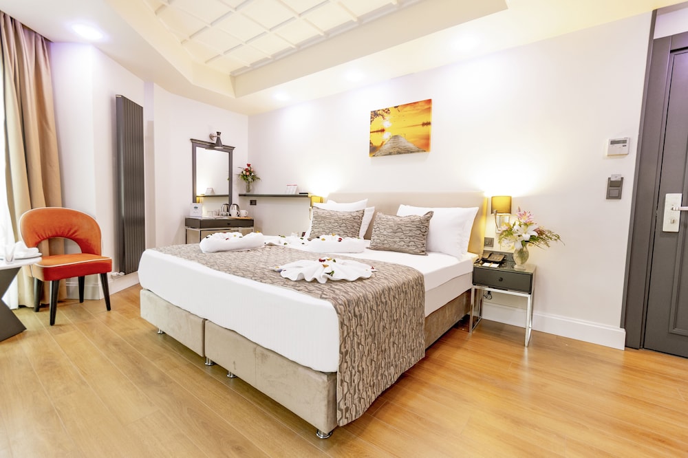 Deluxe Double or Twin Room, Corner