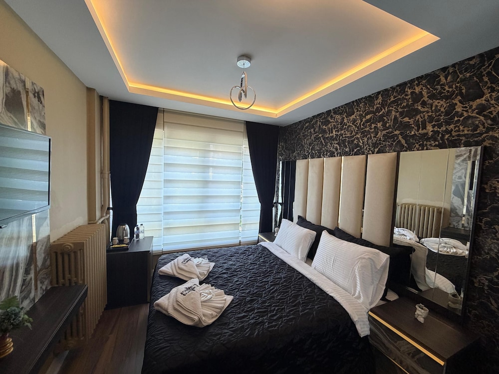 Deluxe Room, City View
