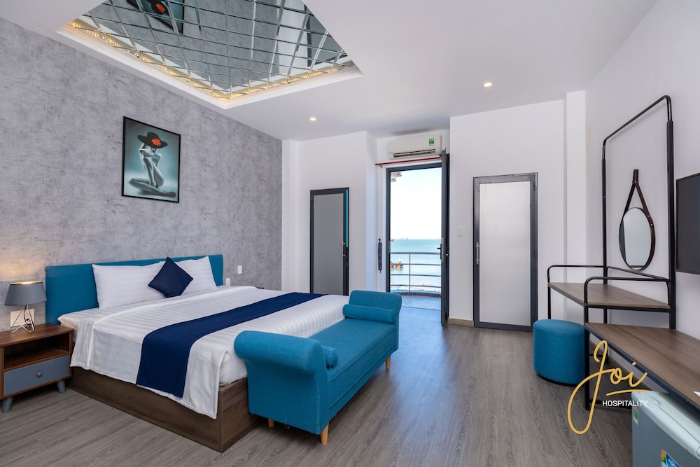 Panoramic Double Room, Balcony, Beach View - Photo 1
