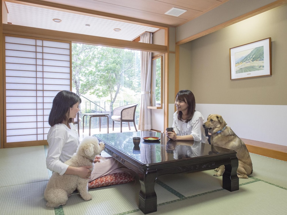 Japanese 10 Tatami With Private Dog Park (Non-smoking)