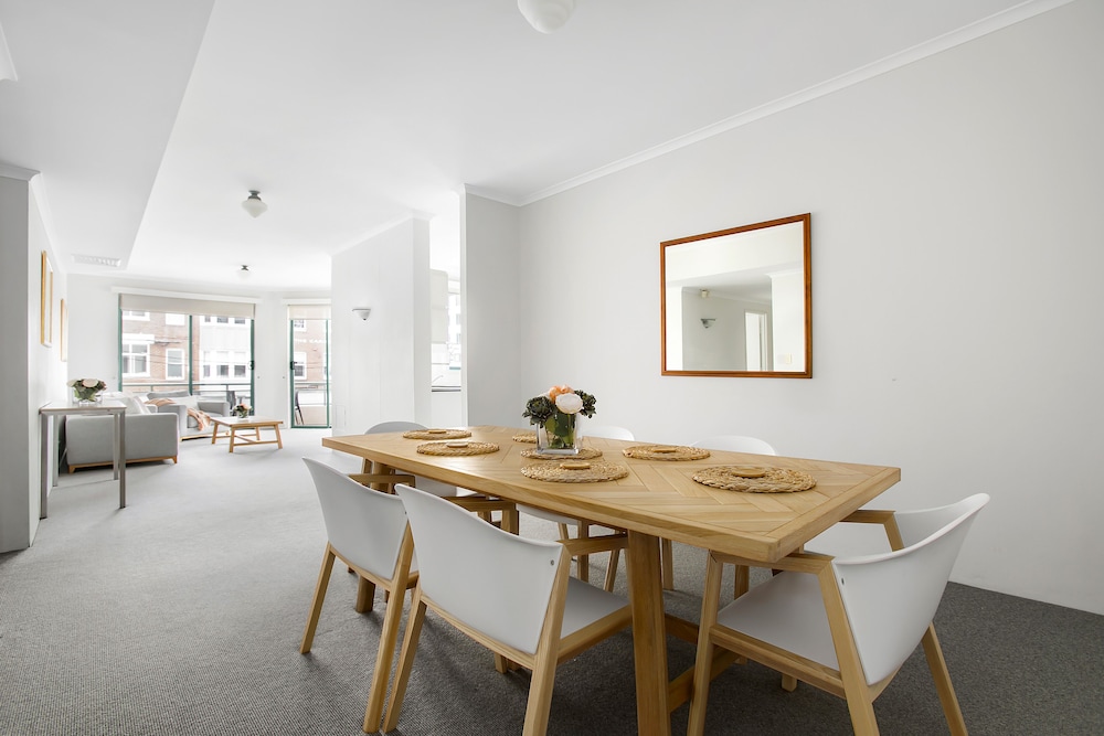 Three Bedroom Apartment, Coogee Street View photo 2