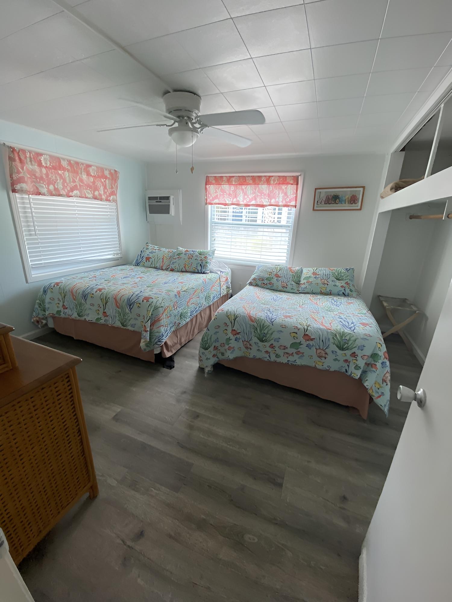 One Bedroom Cottage, 2 Beds photo 2