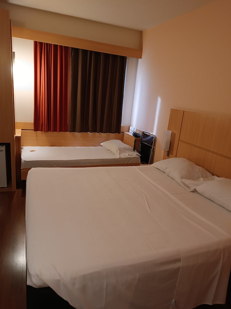 Room, Multiple Beds photo 2