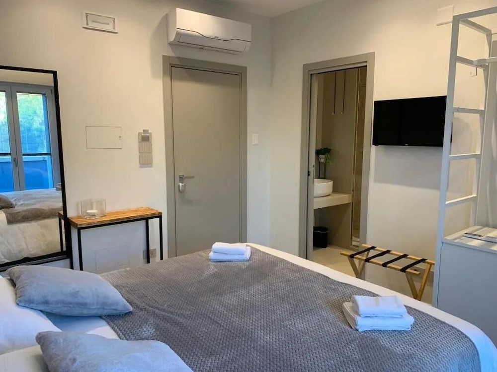 Classic Twin Room, Partial Sea View photo 1