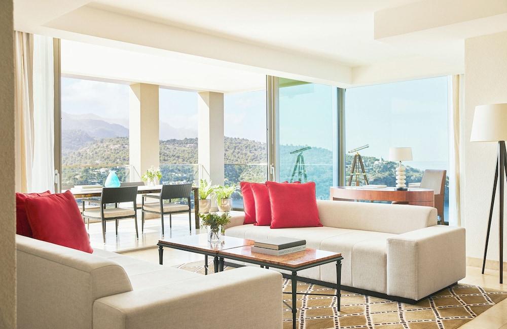 Two Bedroom Suite (Non Smoking)