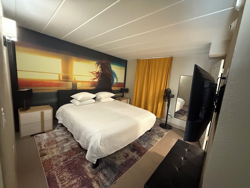 Luxury Suite