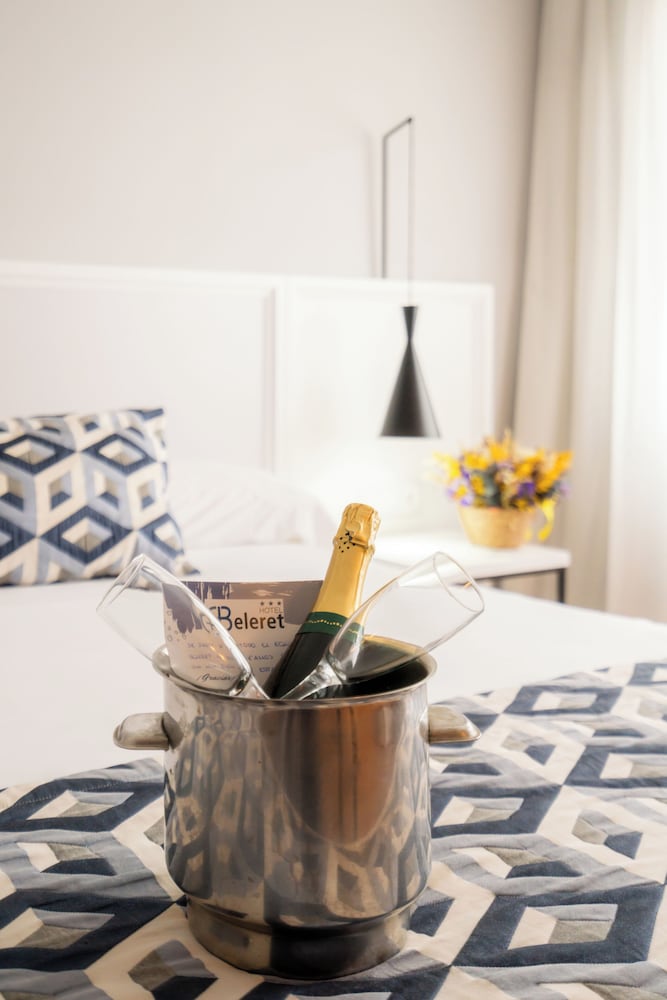 Double Room - Photo 5