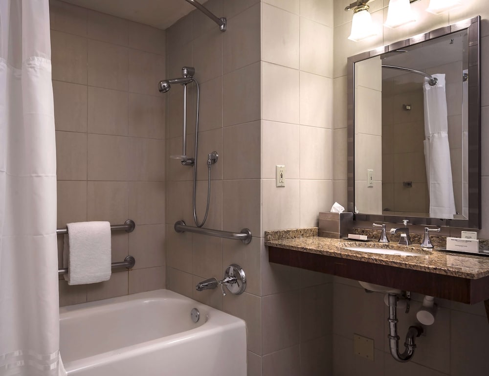 Room, 2 Queen Beds, Accessible, Bathtub (Mobility & Hearing) - Photo 2