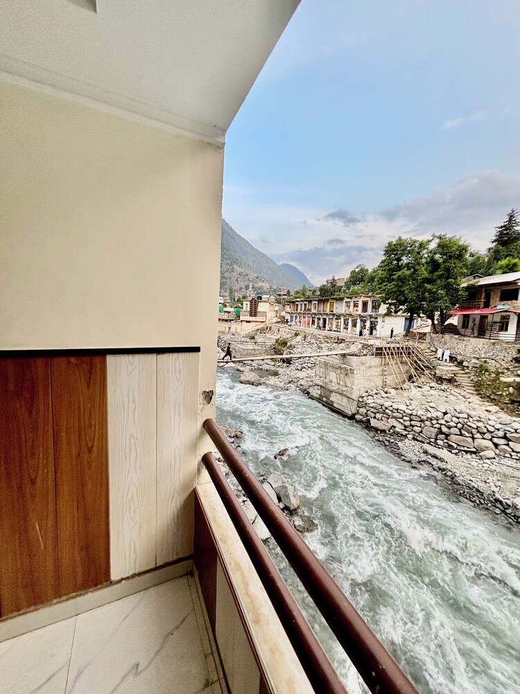 Deluxe Room, Balcony, Mountain View photo 2