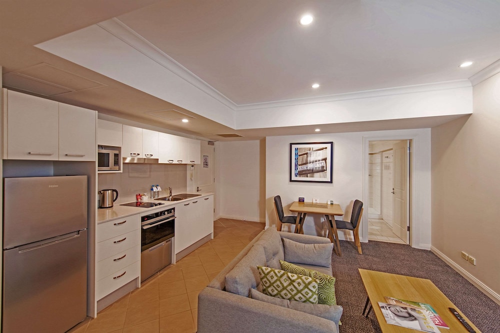 One Bedroom Spa Apartment - Photo 4