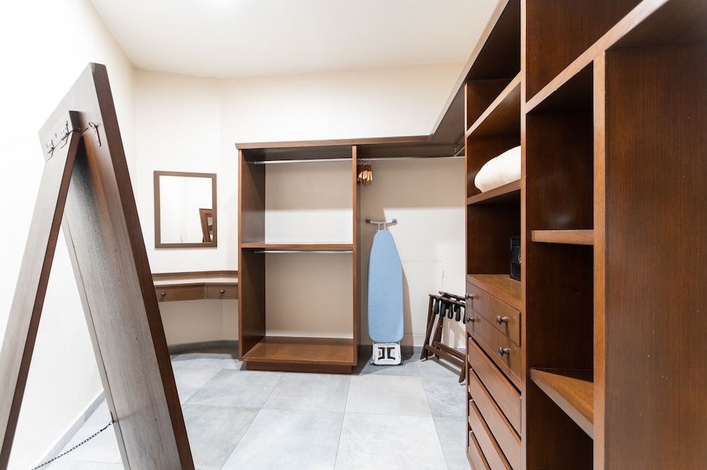 Deluxe Room, Ocean View (conchita)
