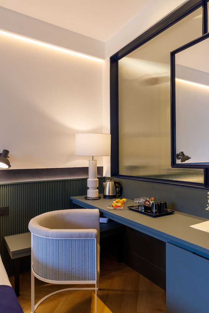 Deluxe Double or Twin Room - Photo 3