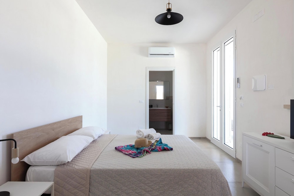 Standard House, 2 Bedrooms, 2 Bathrooms (La Reimunda Alba with Shared Pool)