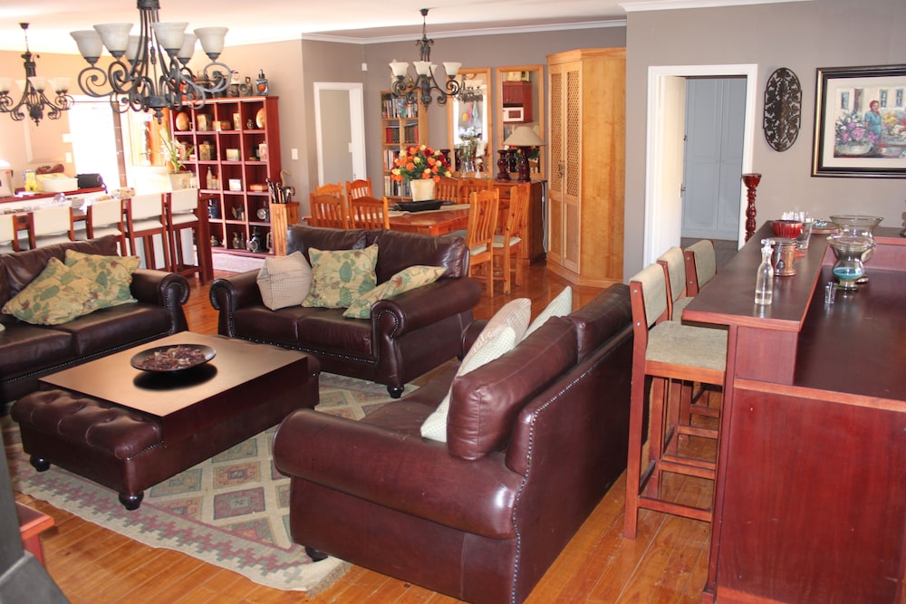 Giant Cabin photo 3