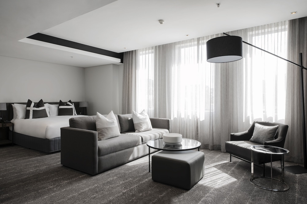Executive Suite - Photo 9