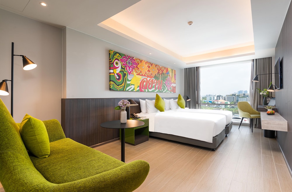Premier Garden View King Room