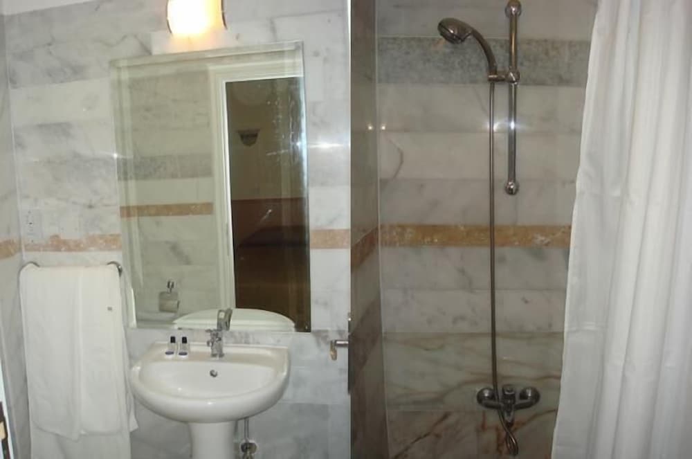 Standard Double or Twin Room photo 2
