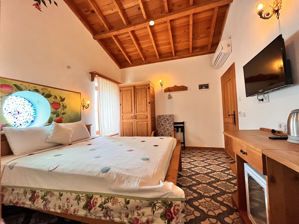 Deluxe Double Room, Garden View photo 3