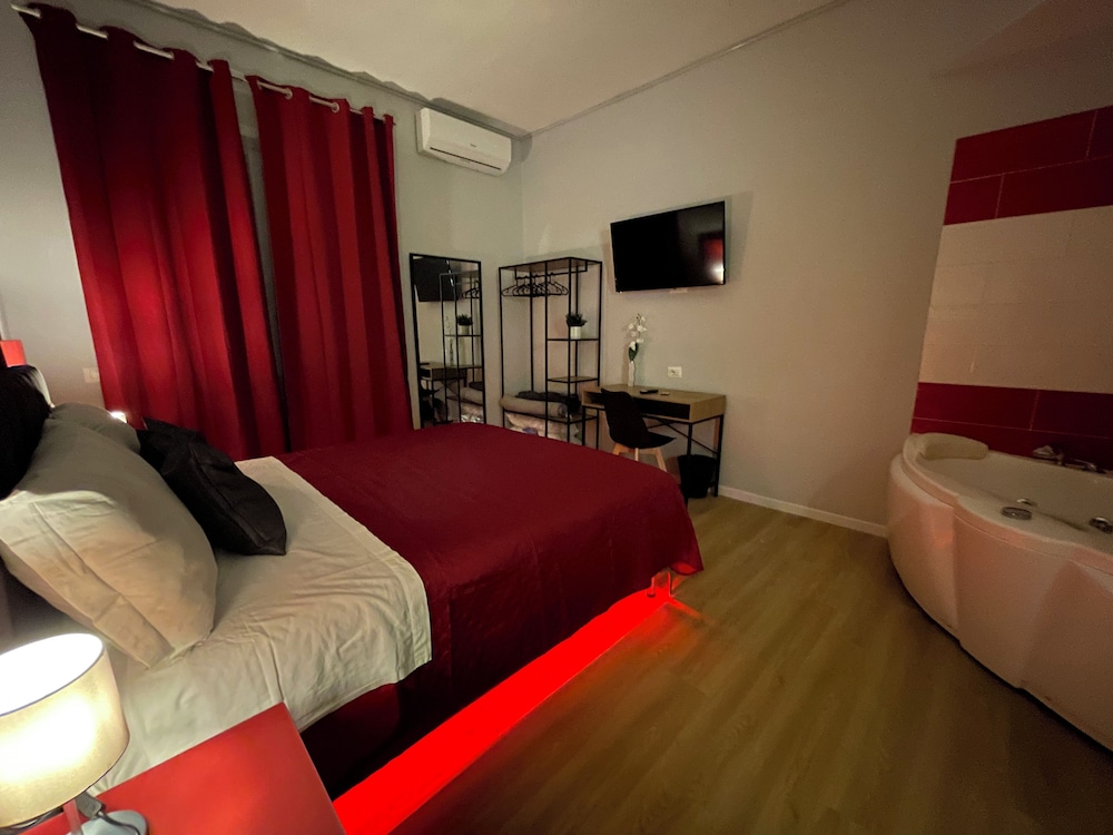 Romantic Double Room, Courtyard View