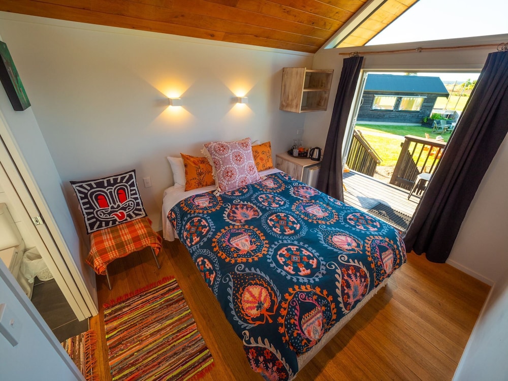 Rabbit Island Huts (With Ensuite and Private Outdoor Bath) photo 2