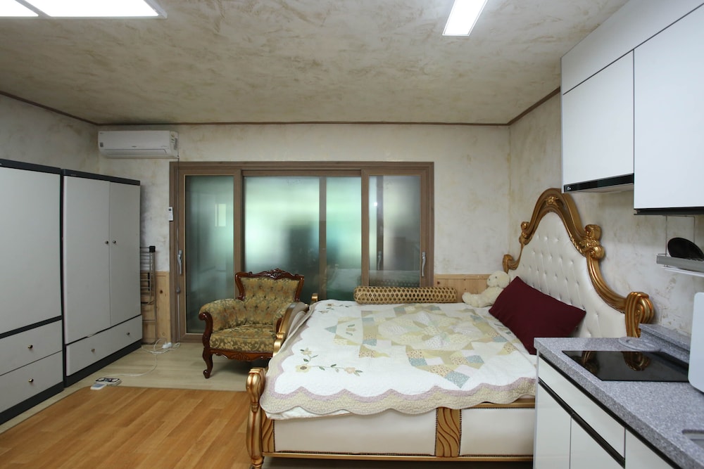 Room (Superior Walkie Special (No Parking O) - Photo 8