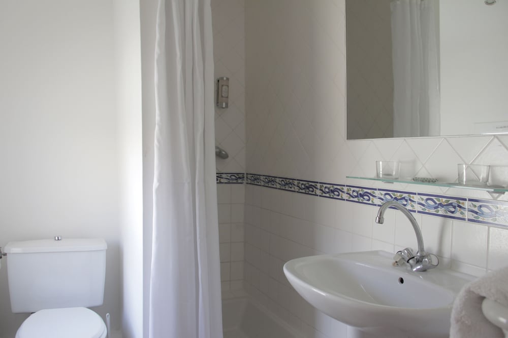 Standard Double Room - Photo 4