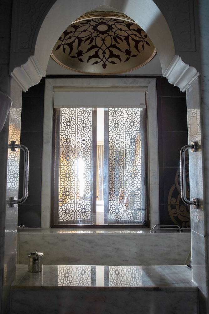 Grand Deluxe Two-Bedroom with balcony, access to luxury spa facilities and Kids & Teens Club thumbnail 6