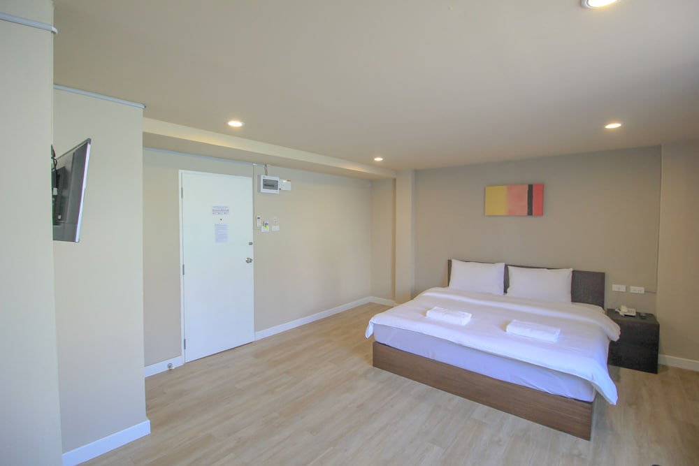 Standard Double Room, 1 King Bed - Photo 1
